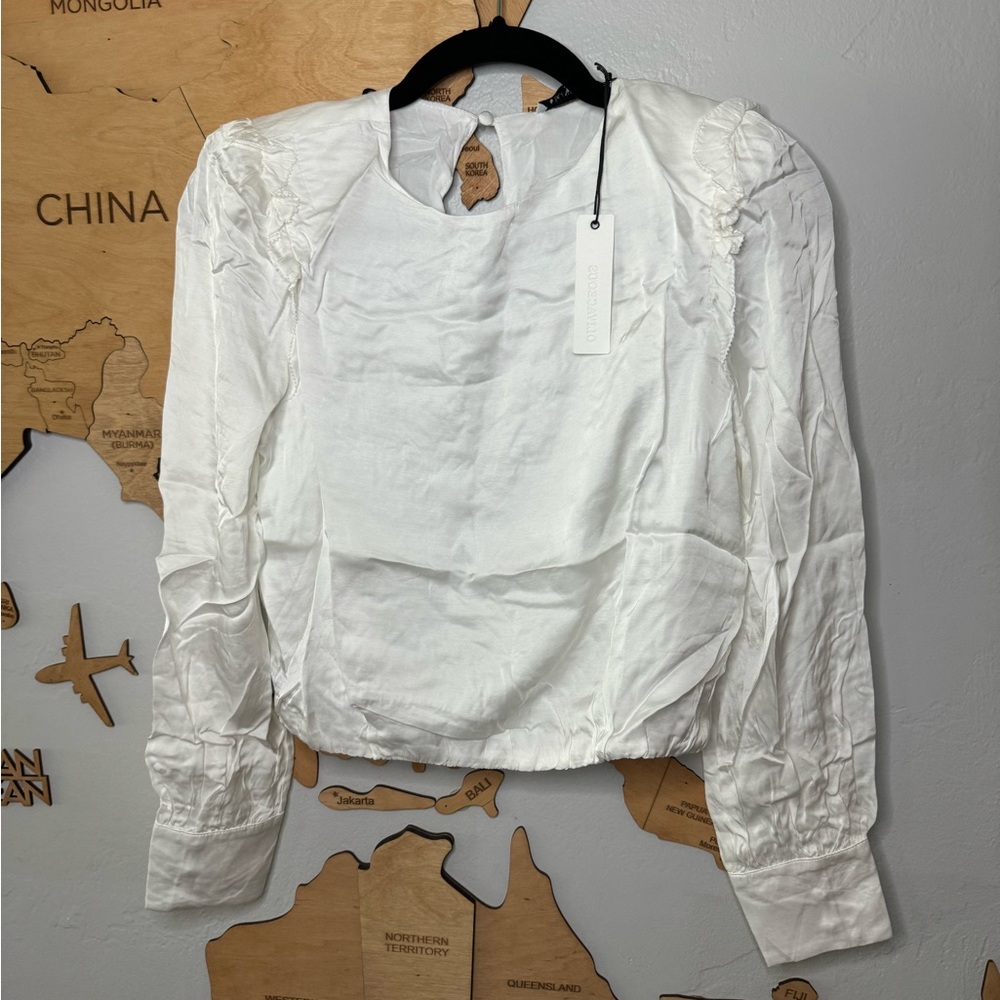 Olivaceous white satin top